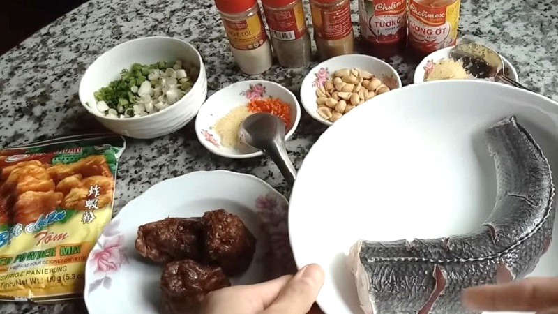 Cá lóc, bột chiên xù, mắm me