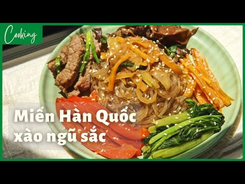 Miến xào hải sản tơi ngon, không dính: Bí mật ở lửa và nước.