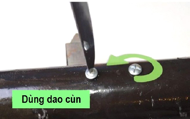 Dùng dao cùn