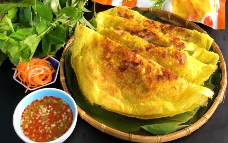 Bánh xèo nhân bồn bồn