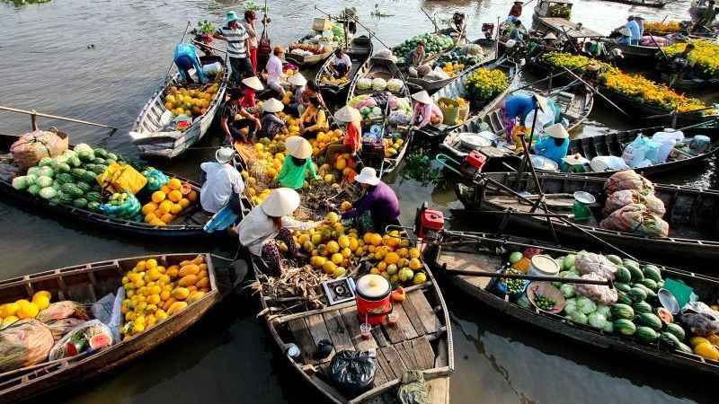 Chợ nổi Cái Bè