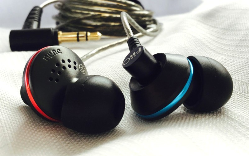 Tai nghe in-ear