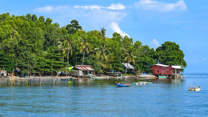 Nhà người dân ven biển