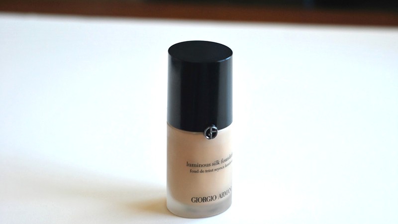 Kem nền Luminous Silk của Armani