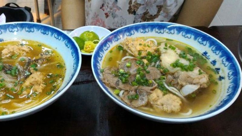 Bún bò huế Gia Hội - Lữ Gia