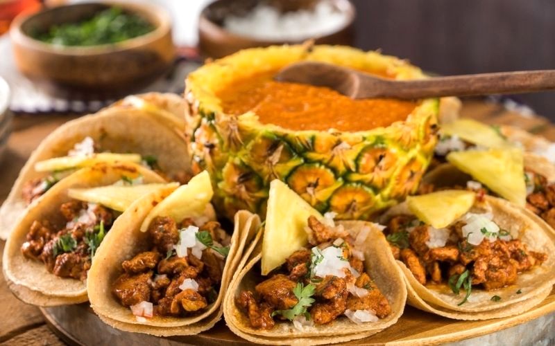 Tacos: Món khai vị Mexico truyền thống.