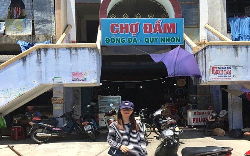 Hải sản tươi rói chợ Đầm.