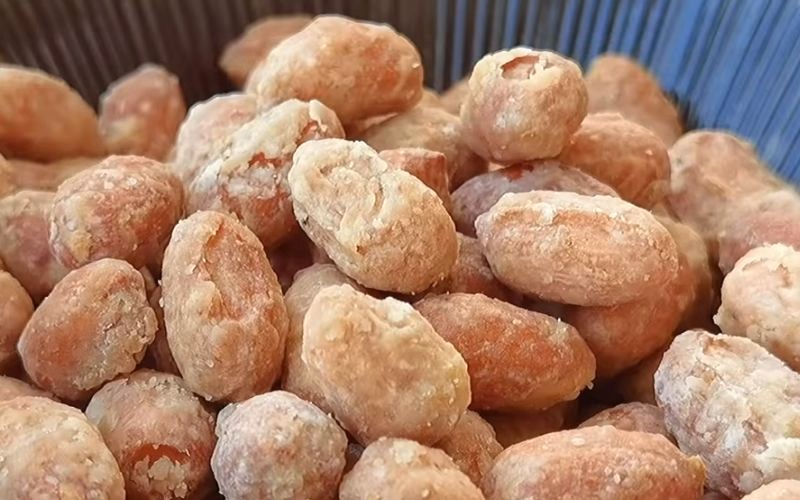 Snack thơm bùi, béo ngậy từ đậu phộng và trứng gà.