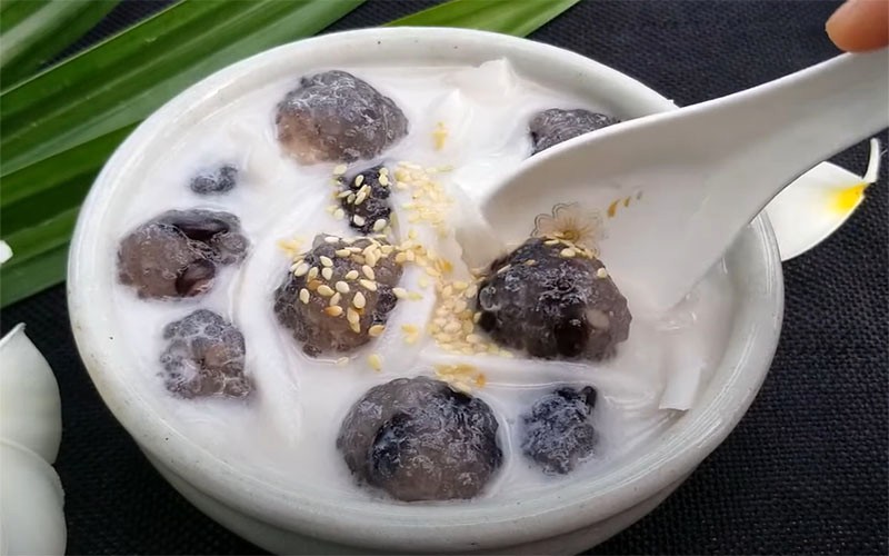 Chè đậu đen bột báng thơm ngon