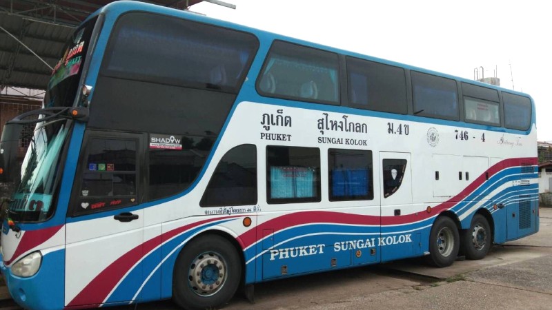 Xe buýt Phuket: Tiết kiệm nhưng mất thời gian.