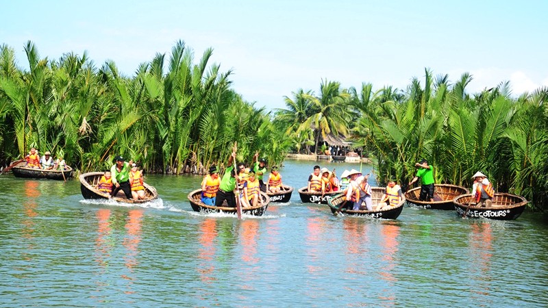 Chèo thuyền thúng mạo hiểm