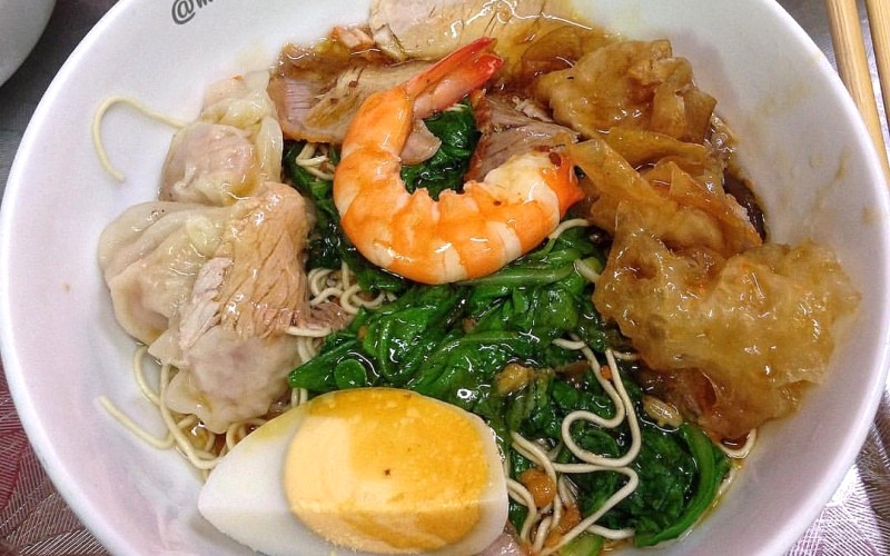 Mì vằn thắn trộn ở quán Phương Béo
