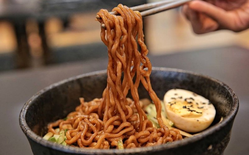 Mì trộn tương đen ngon chuẩn Hàn
