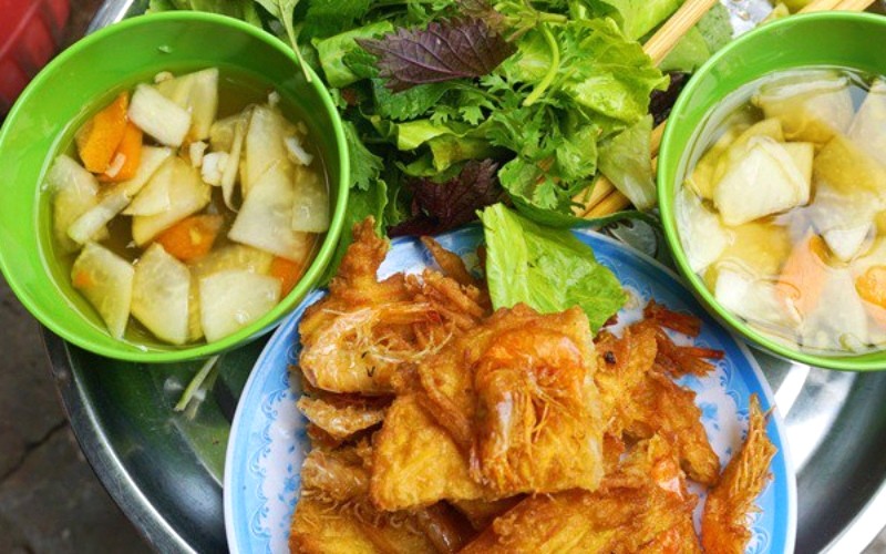Bánh tôm Cô Ầm, nhỏ mà có võ