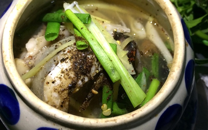 Mắt cá ngừ chưng cách thủy
