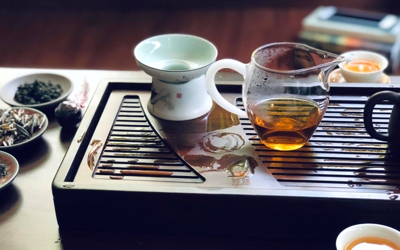Tịnh Tâm Trà: Thư giãn, làm việc, thưởng trà.