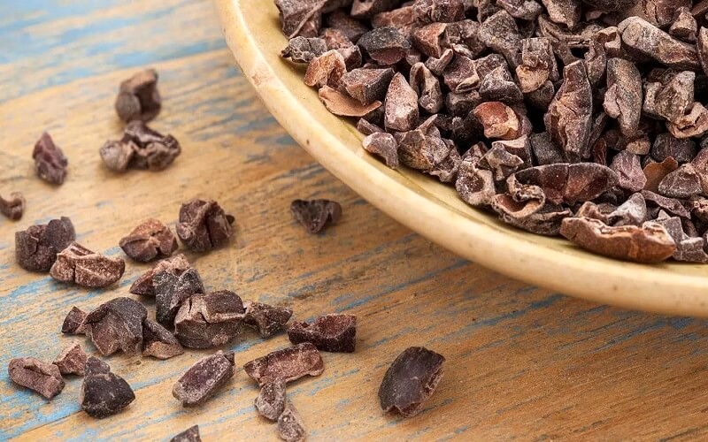 Cacao nibs: Lợi ích sức khỏe, nhưng cần dùng vừa phải.