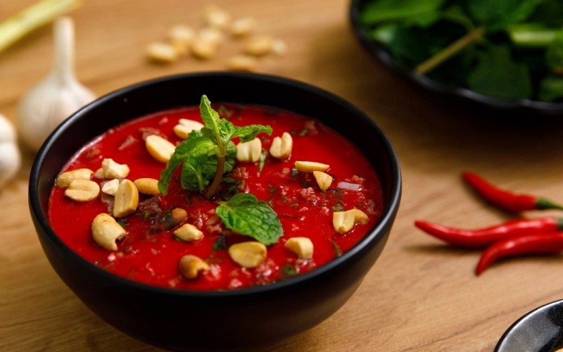 Thưởng thức tiết canh dê